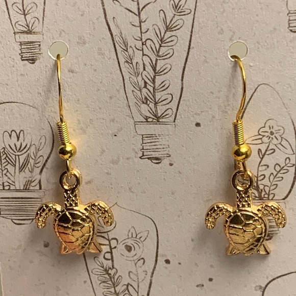 Little Sea Turtle Earrings - Picture 2 of 6